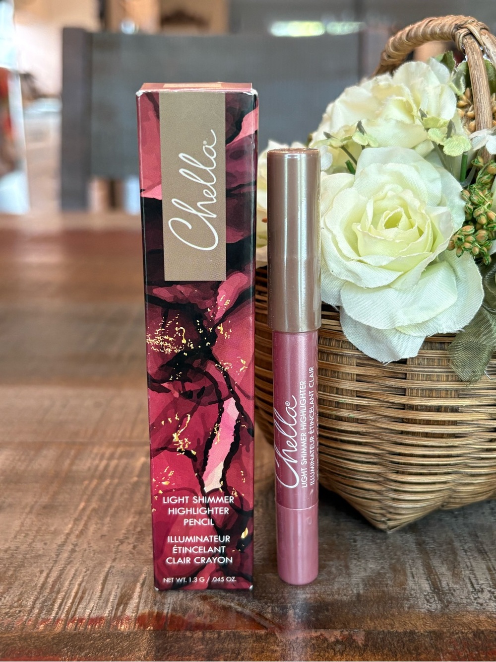 NEW Chella LIGHT SHIMMER Highlighter Pencil!